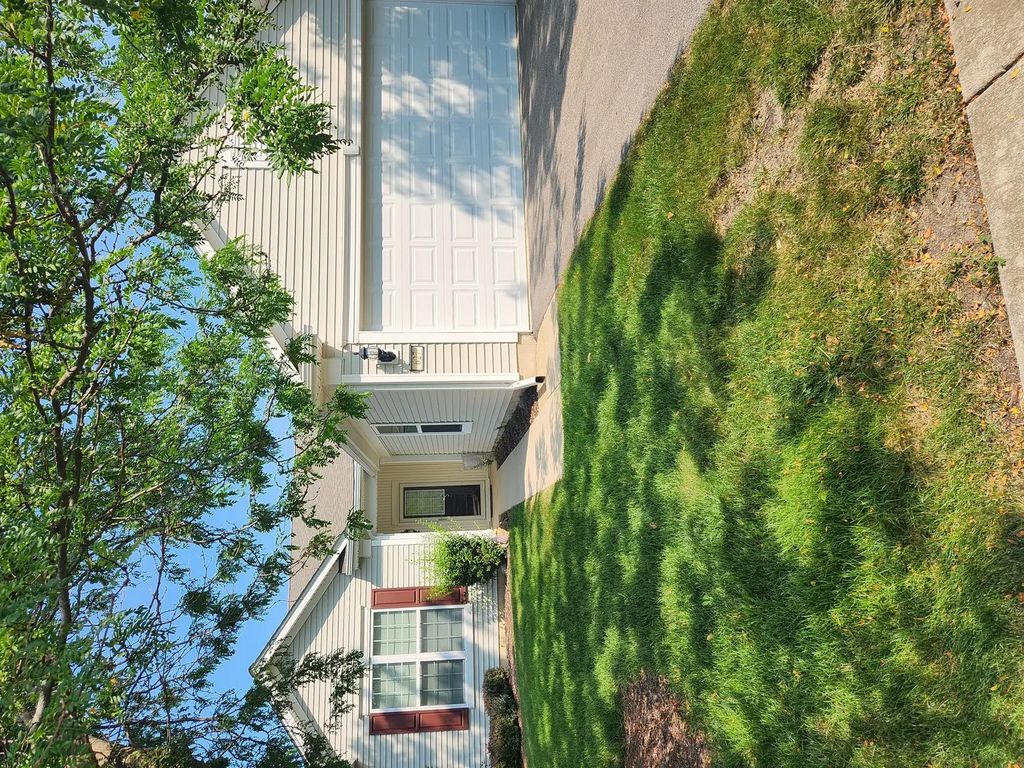 627 Americana Drive, Shorewood