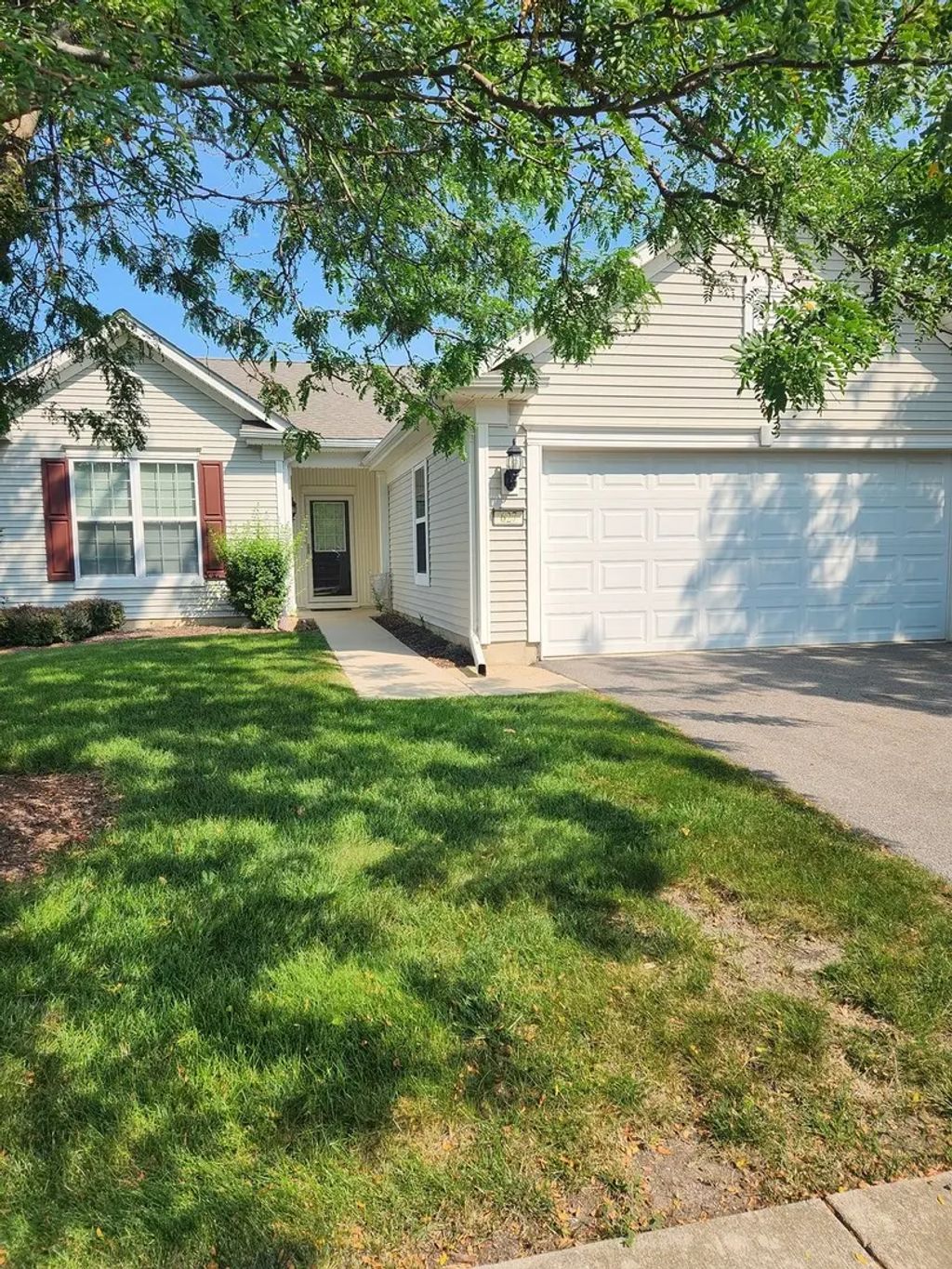 627 Americana Drive, Shorewood