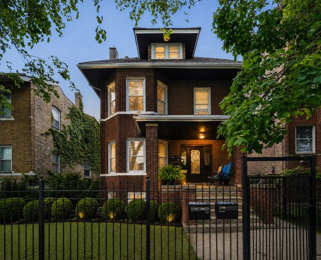 4834 N Ridgeway Avenue 3, Chicago