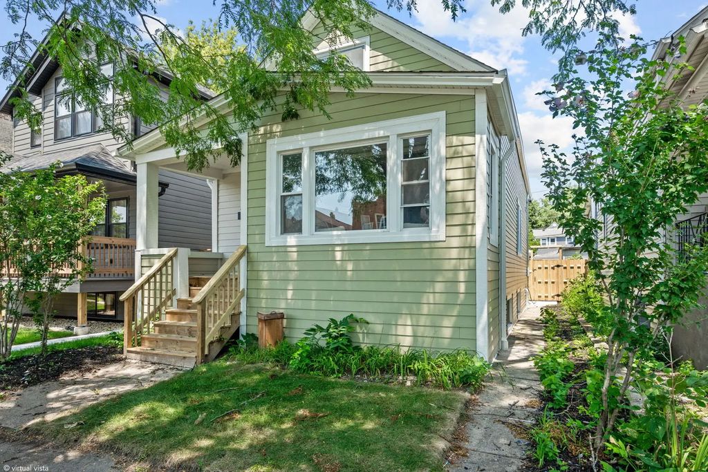4842 W Warwick Avenue, Chicago, 60641