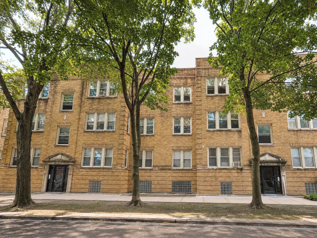 3717 W Cullom Avenue 1, Chicago