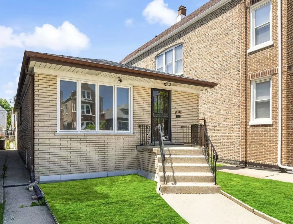 4542 S Mozart Street, Chicago