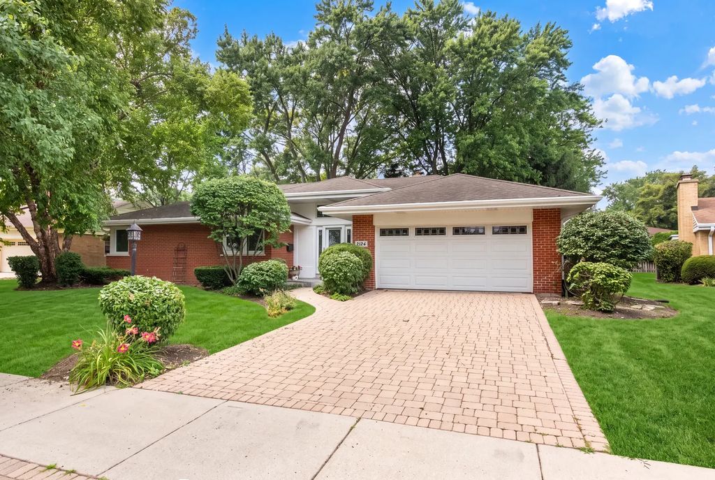 924 Brookline Lane, Park Ridge