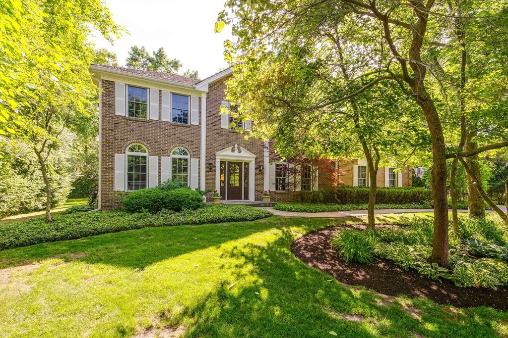2145 Kenton Lane, Libertyville