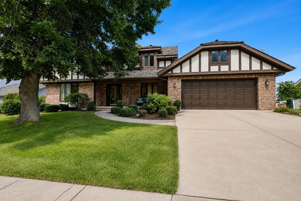 612 Paddock Lane, Libertyville