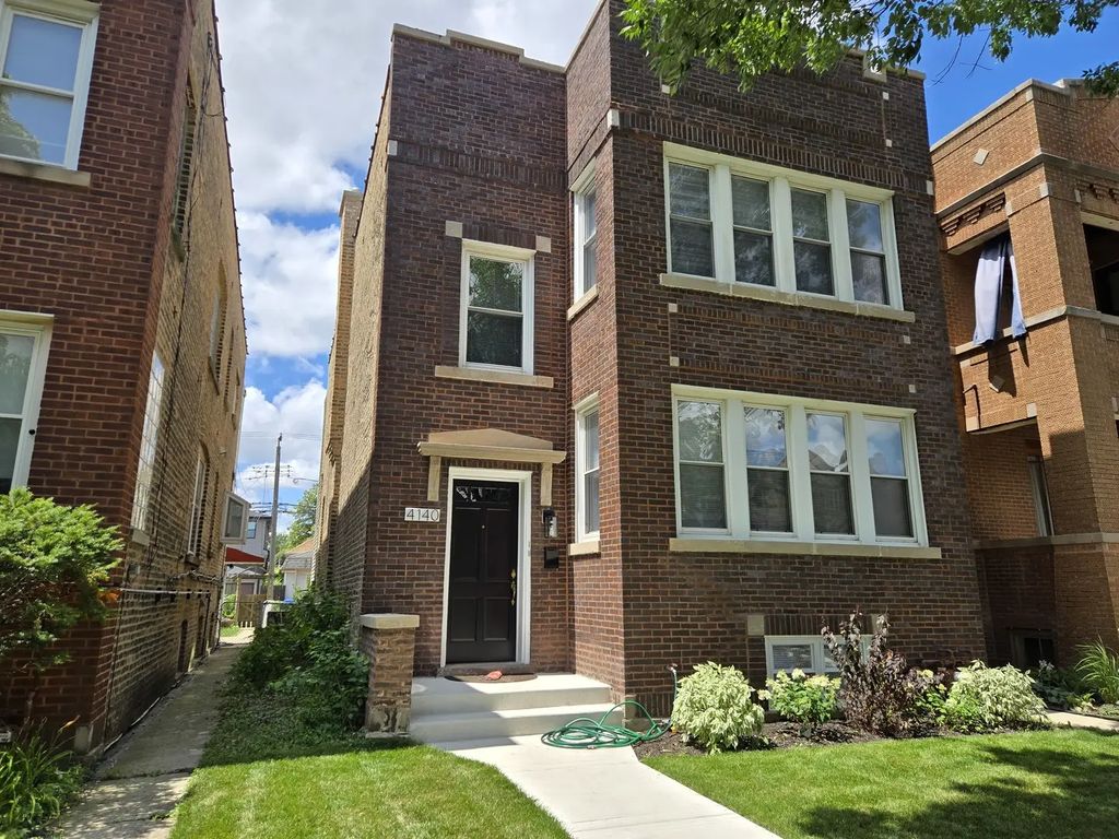 4140 N Marmora Avenue, Chicago, 60634