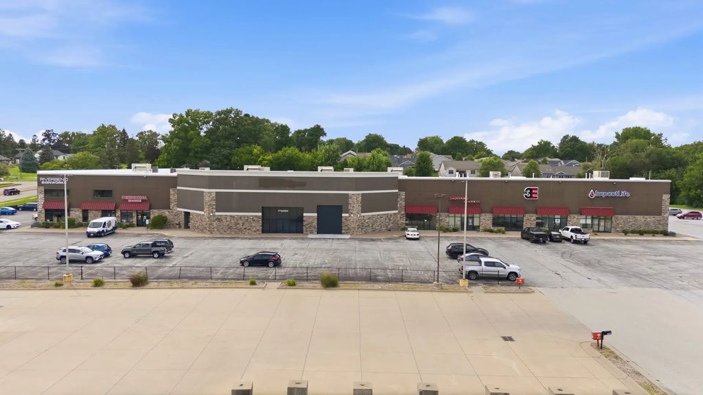 1320 W Kimberly Road, Davenport