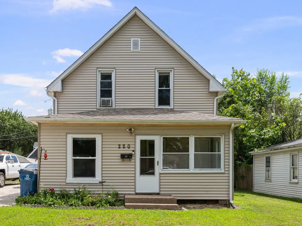 220 30th Avenue, East Moline