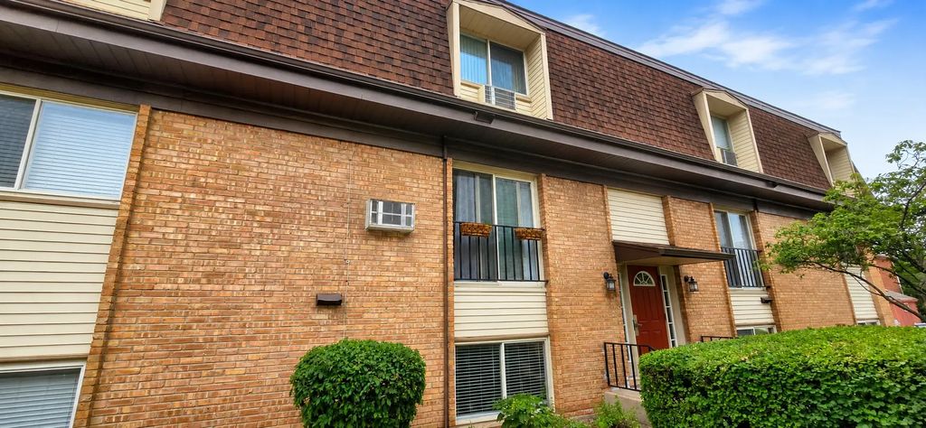 1243 Washington Street E C304, Des Plaines