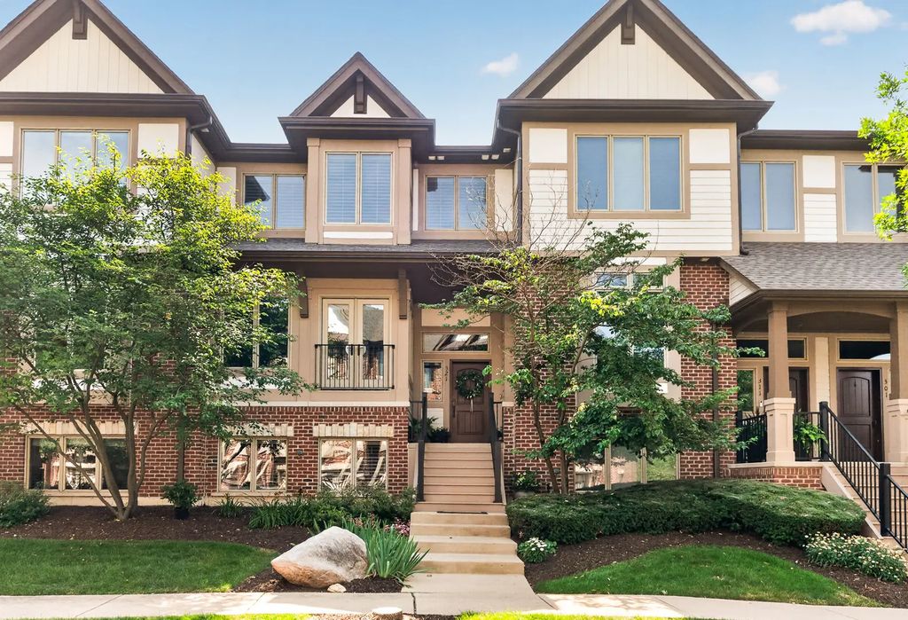321 Brownstone Drive, St. Charles