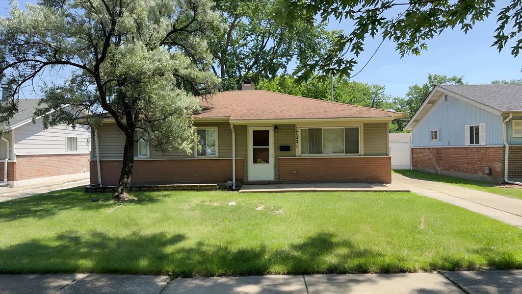 17331 Community Street, Lansing