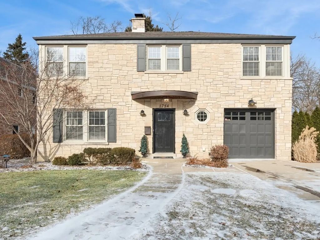 1754 Grove Street, Glenview