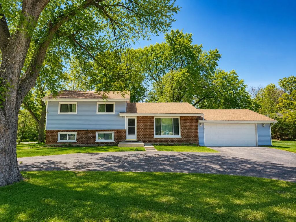1352 Glen Ellyn Road, Glendale Heights
