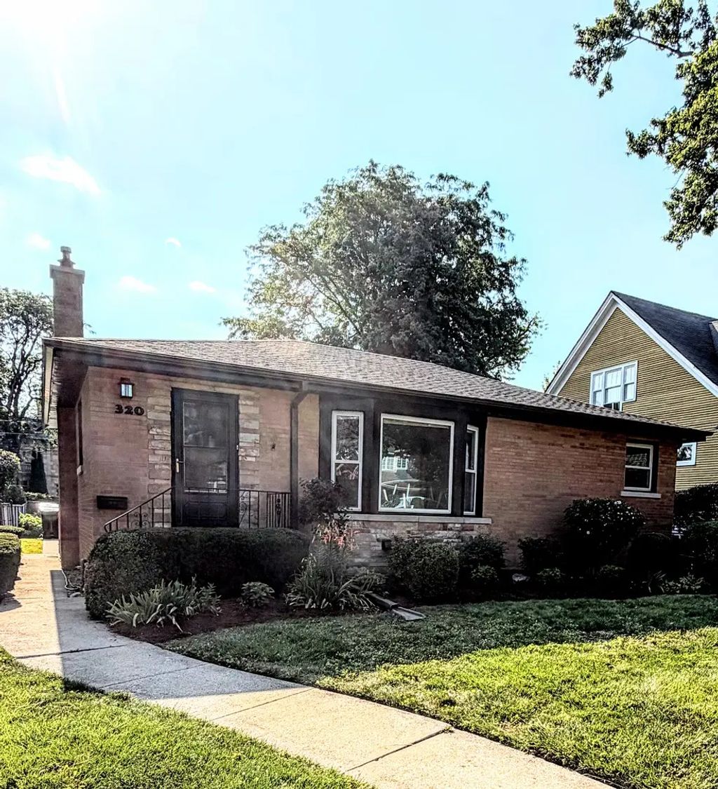 320 N Washington Avenue, Park Ridge