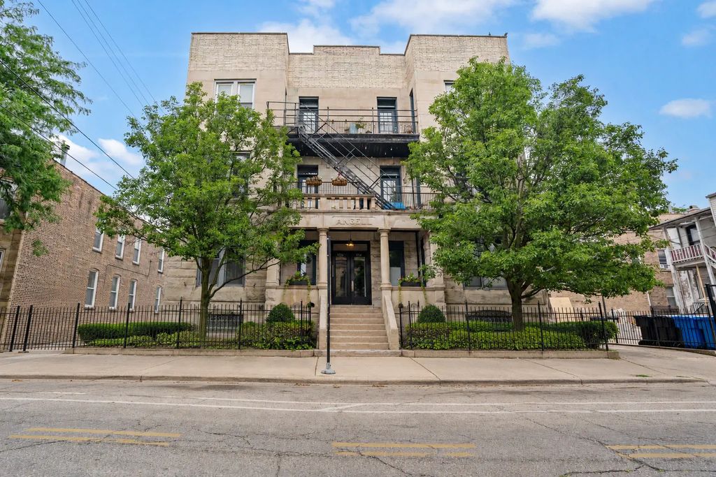 1714 W Leland Avenue 1b, Chicago, 60640