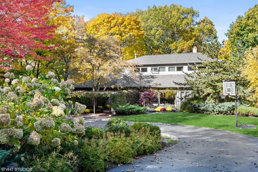 235 Moraine Road, Highland Park, 60035