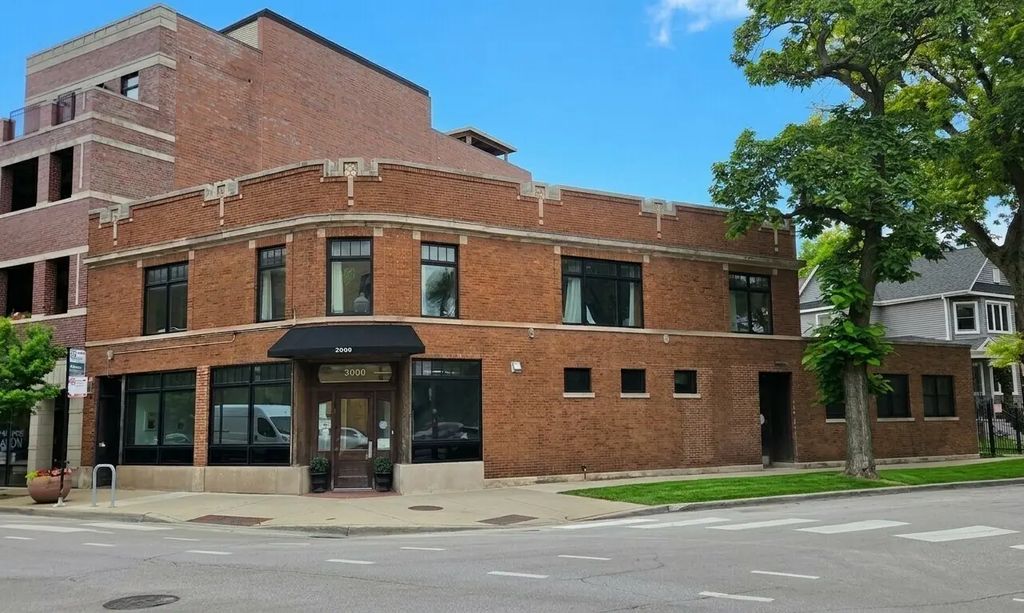 3832 N Lincoln Avenue, Chicago