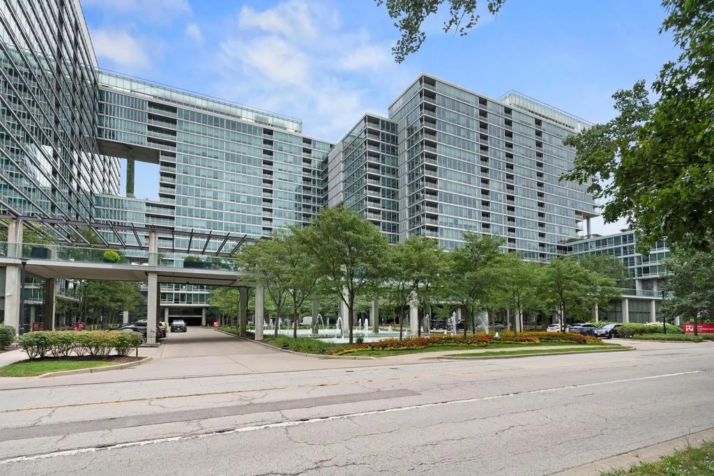 9715 Woods Drive 1505, Skokie, 60077