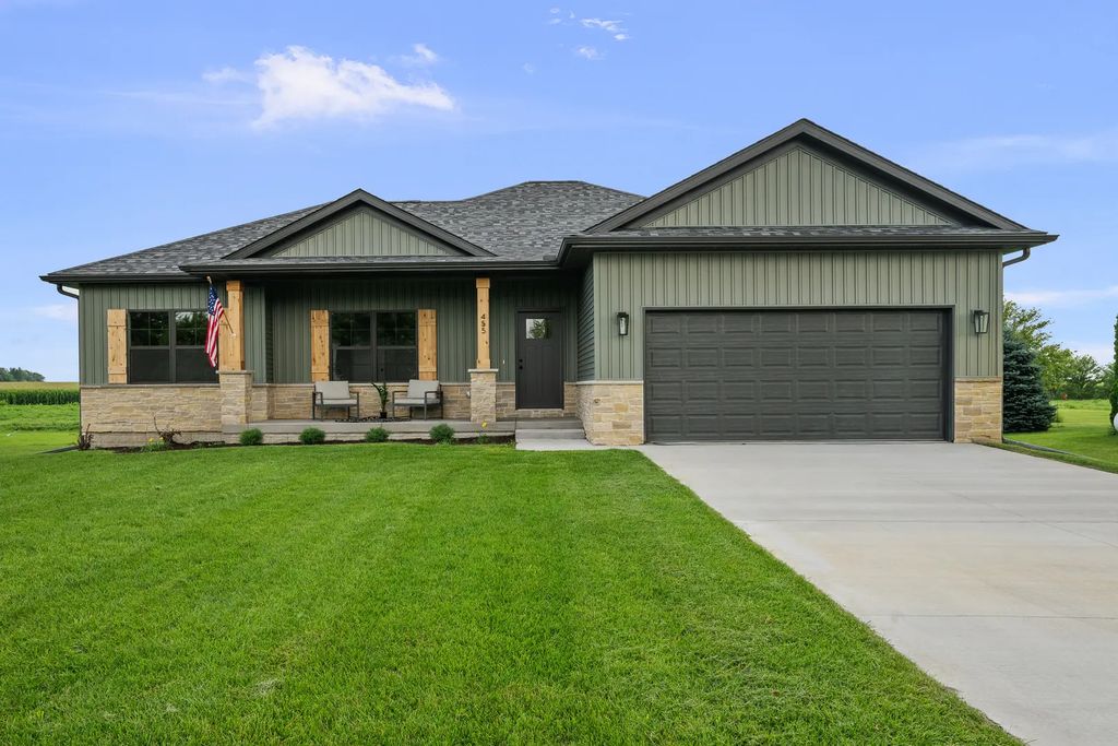 455 Rhonda Road, New Liberty