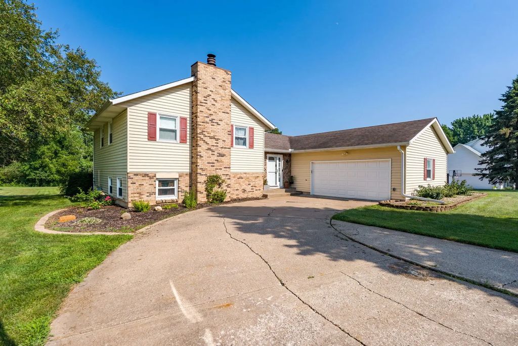 25 Woodcrest Drive, Geneseo