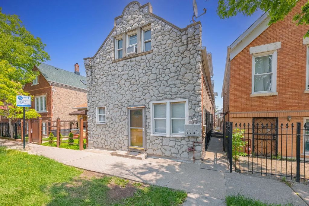 3031 S Central Park Avenue, Chicago