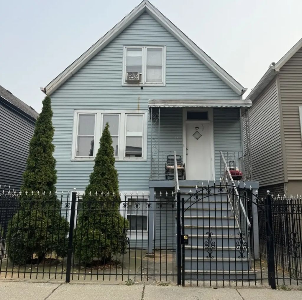3303 W 38th Place, Chicago