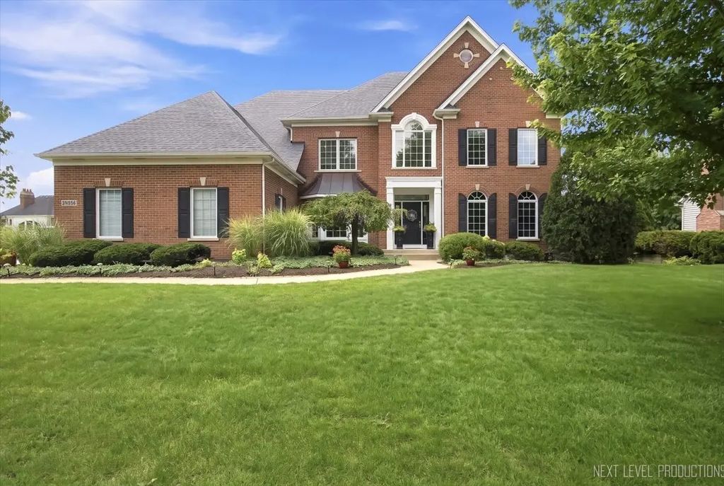 3n956 Walt Whitman Road, St. Charles