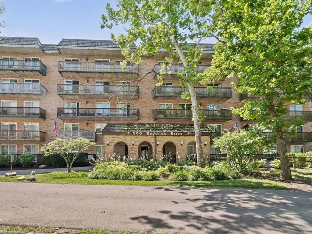 500 Redondo Drive 205, Downers Grove