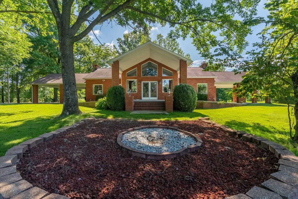 208 Silver Bullet Drive, Carbondale