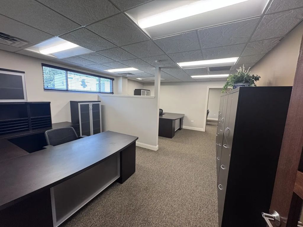 6500 W College Drive, Palos Heights