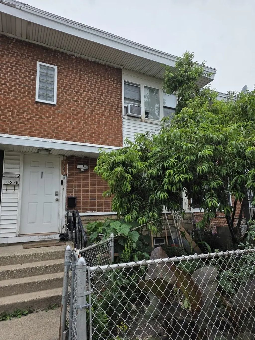 5065 W Gladys Avenue D, Chicago