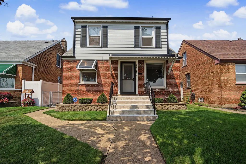 11022 S State Line Road, Chicago