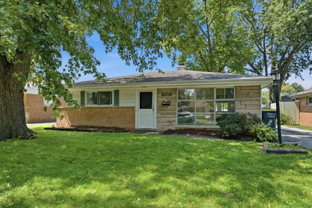 17922 Oakwood Avenue, Lansing