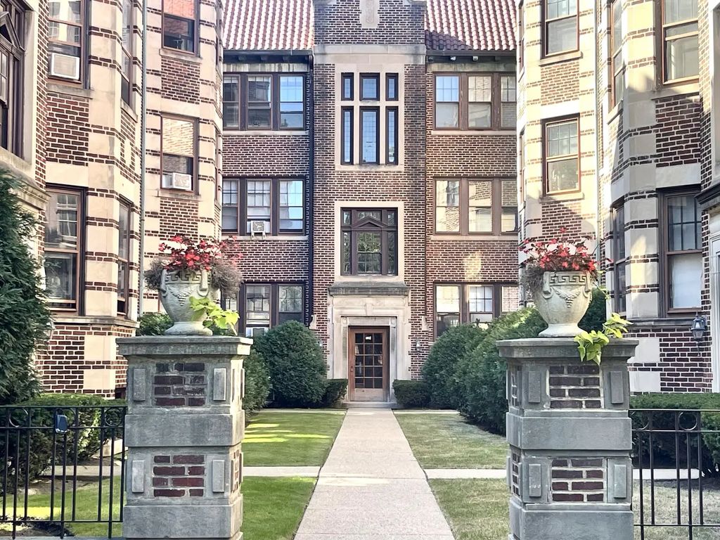 612 Sheridan Road 2, Evanston