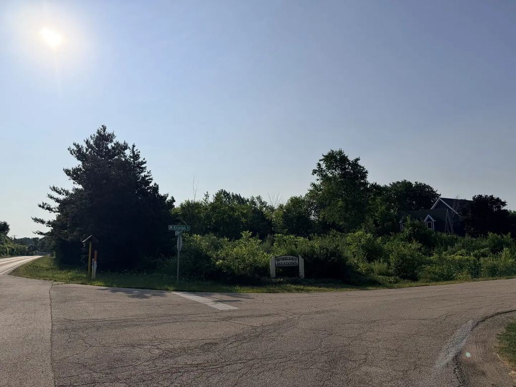 3106 Kristen Trail, Crystal Lake