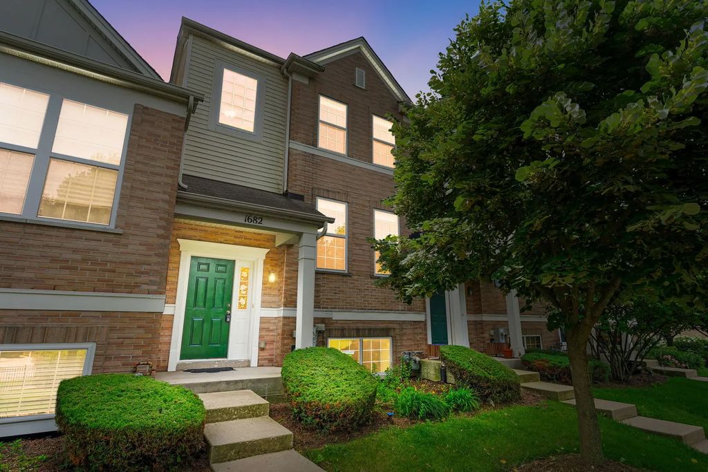 1682 Dogwood Lane, Hanover Park