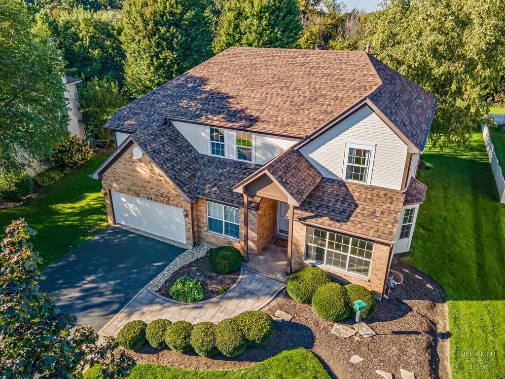 412 Reserve Drive, Crystal Lake