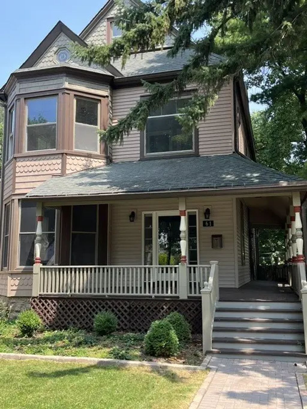 61 7th Avenue, La Grange