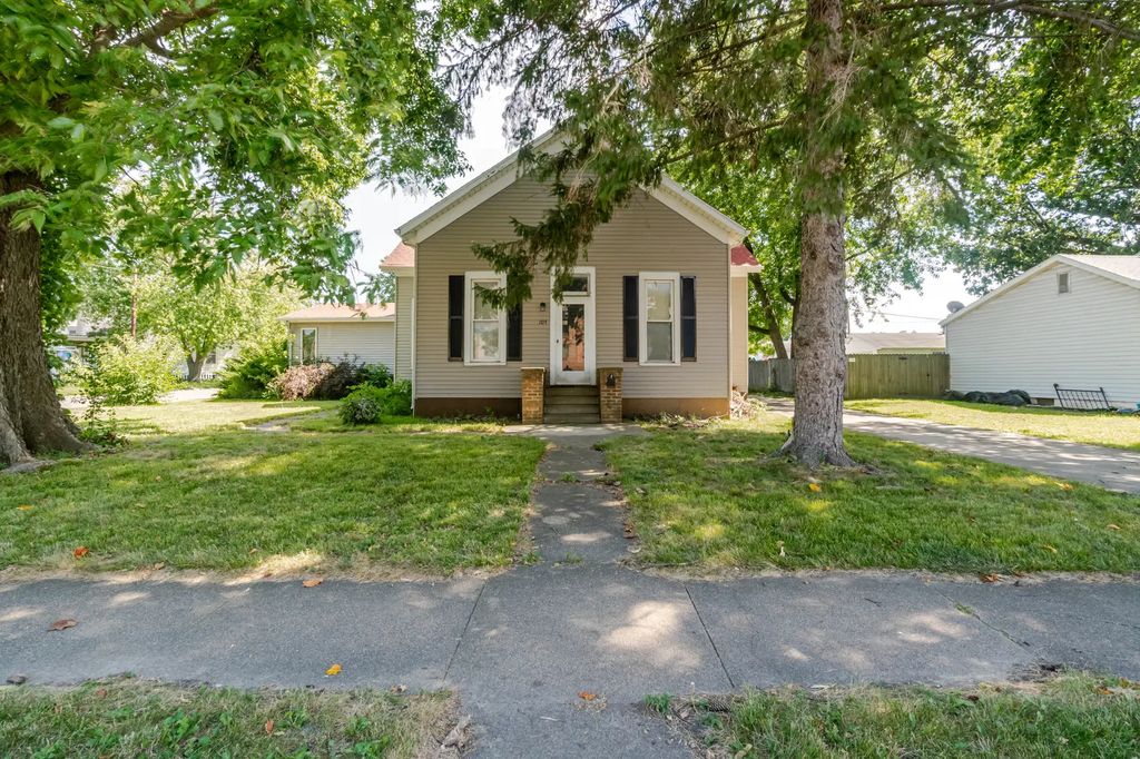 105 7th Street, Lincoln
