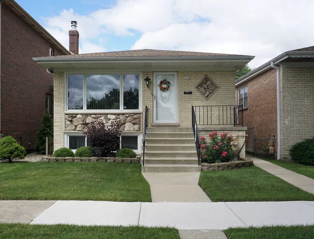 3318 N Page Avenue, Chicago, 60634