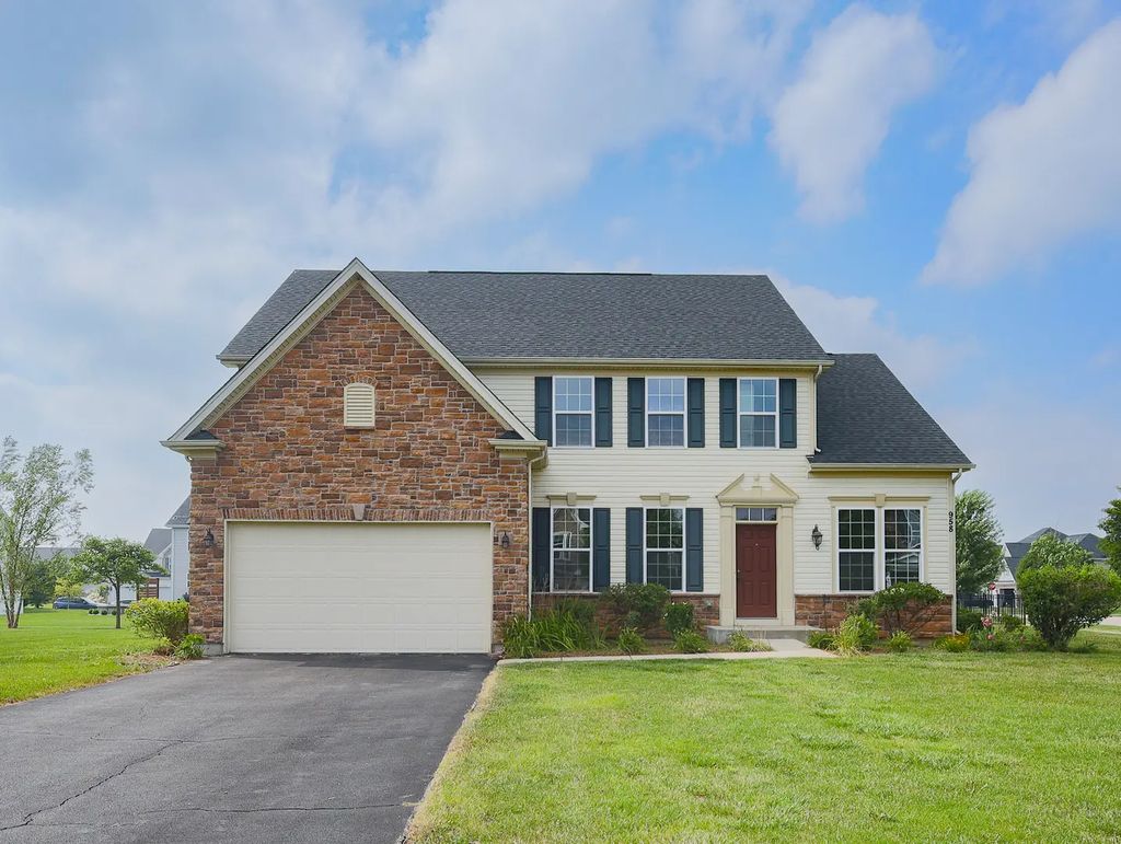 958 Glacial Falls Drive, Gilberts