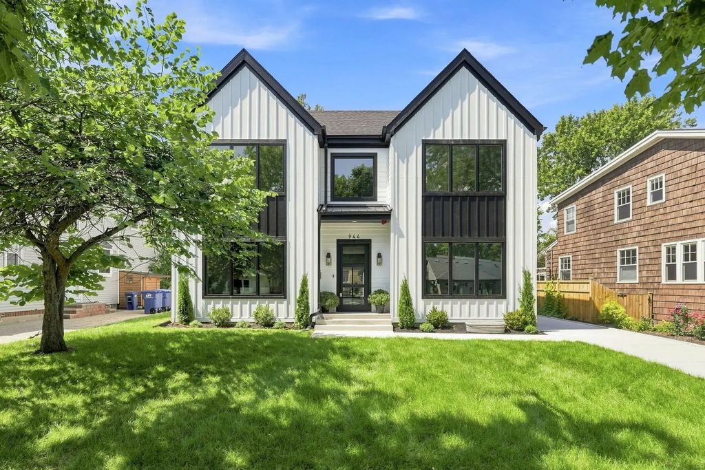 944 Rosemary Terrace, Deerfield, 60015