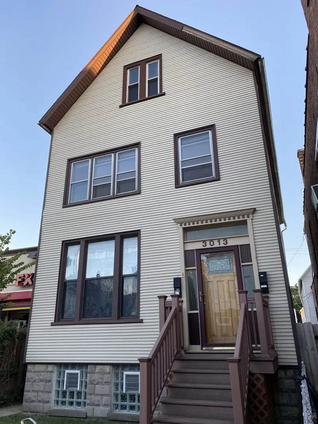 3013 W Belmont Avenue, Chicago