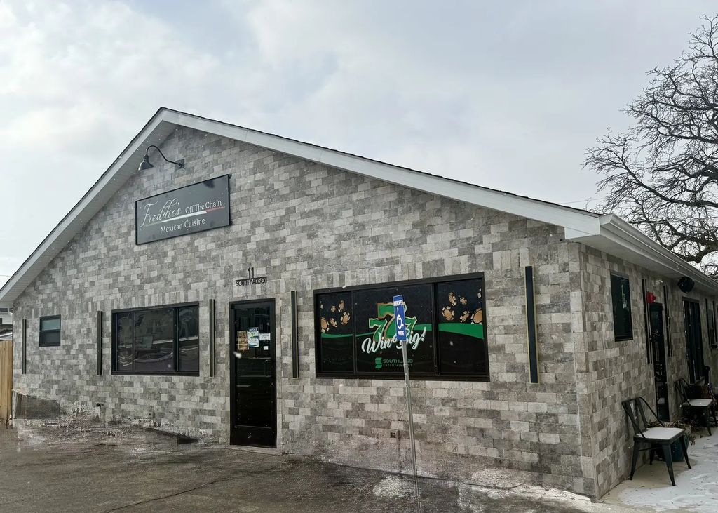 11 S Madison Street, Oswego
