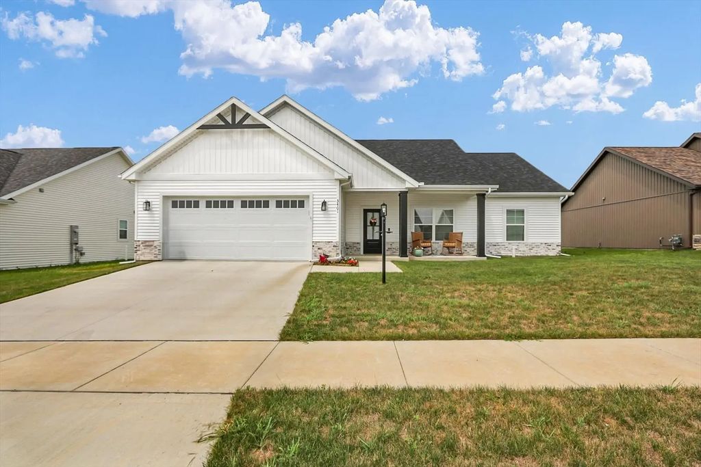 3401 Melissa Lane, Urbana
