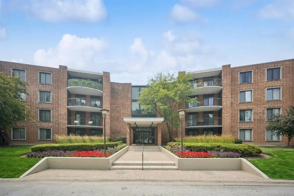1405 E Central Road 118c, Arlington Heights