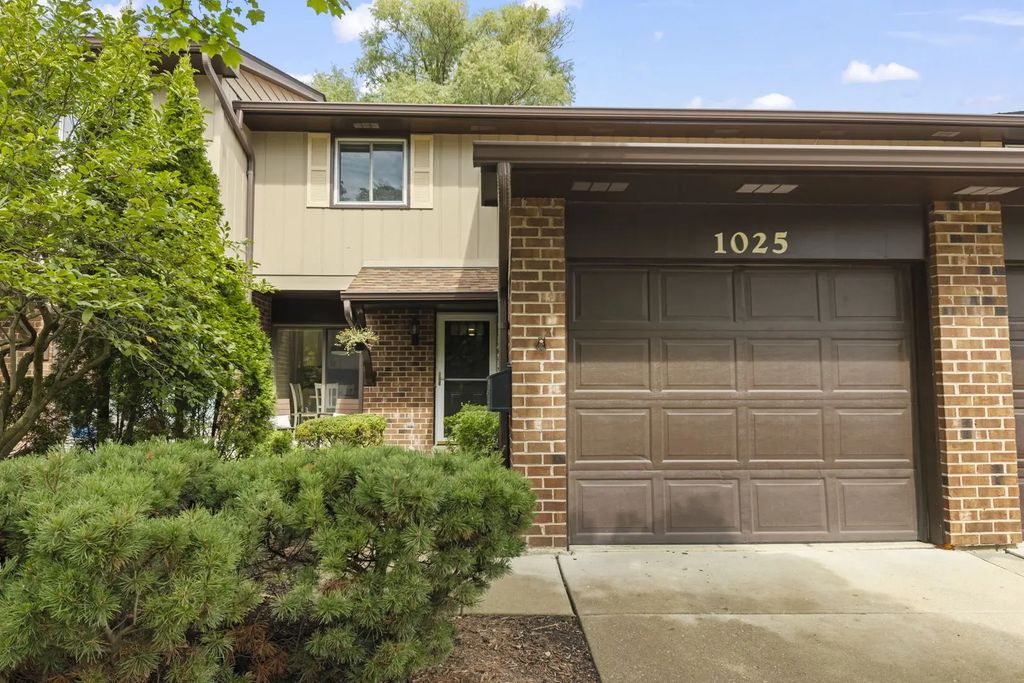 1025 Loughborough Court, Wheaton