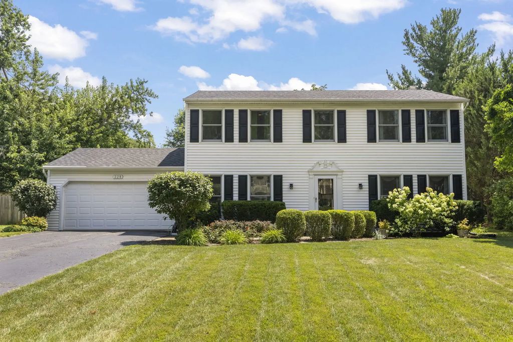 228 Winslow Court, Naperville
