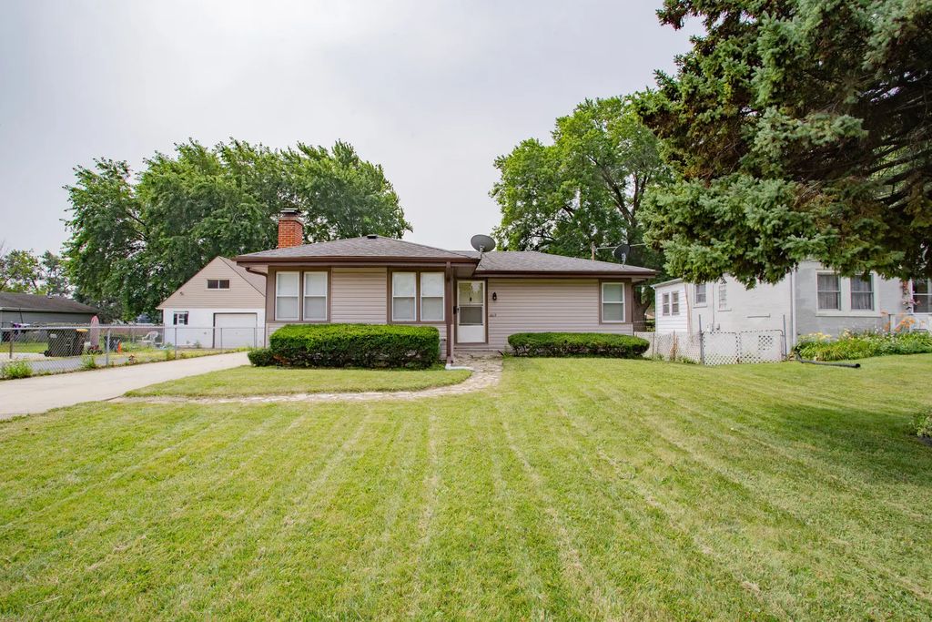 10113 Mclean Avenue, Melrose Park