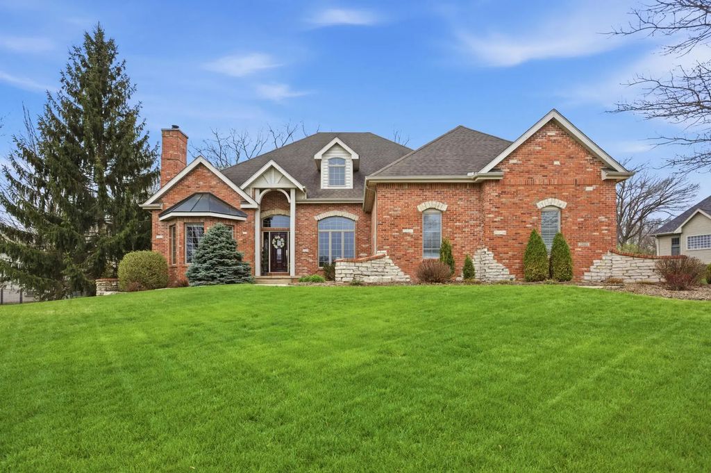 1501 Ridgefield Drive, Mahomet